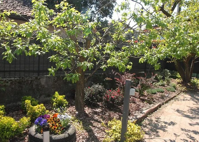 Beb Da Gaia E Giulio Bed and Breakfast Reno Di Leggiuno